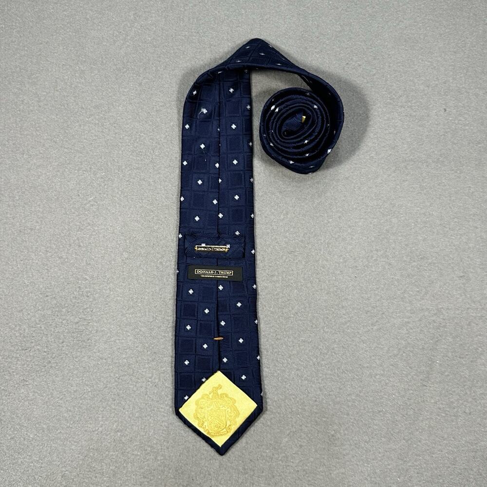 Donald J Trump Signature Collection Mens Navy Geometric 100% Silk Necktie Tie